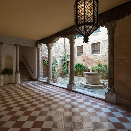 Ca' Longo Palace Velluto Veneza Exterior foto